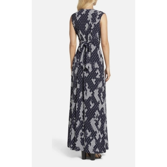 Eliza J Navy & White Sleeveless Maxi Dress - Size 12P - Picture 13 of 13